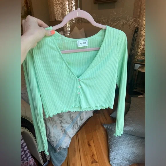 Long Sleeve Green Top | Green Ribbed Button Top - Picture 2 of 7